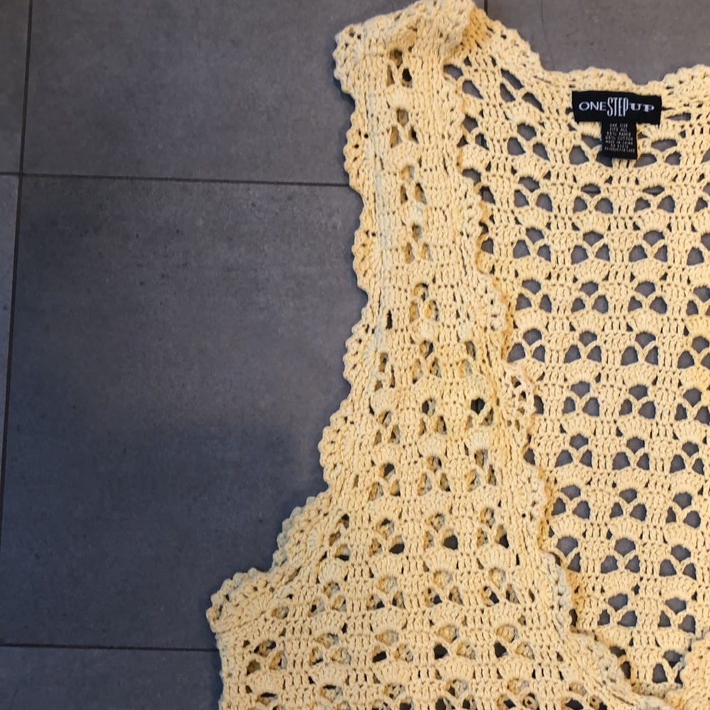 One Step Up Crocheted Vest - Picture 5 of 13